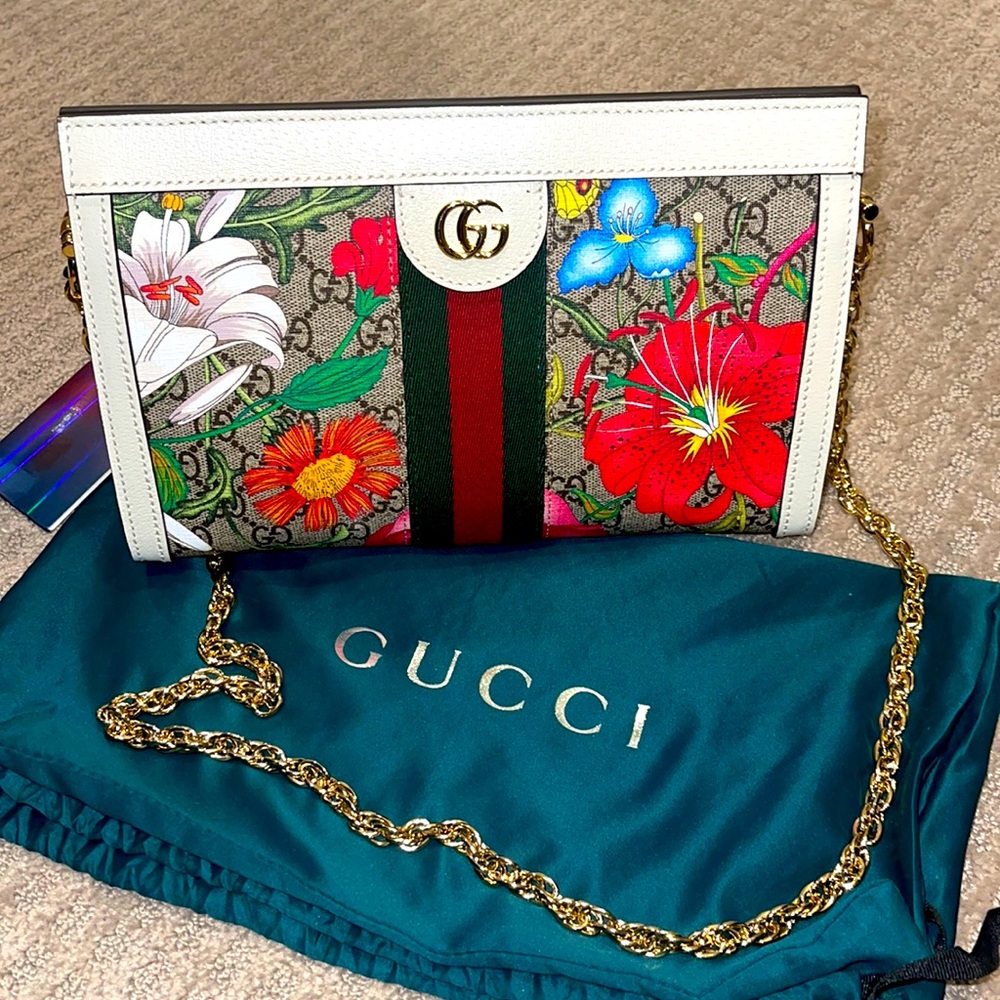 **sold**Gucci Ophidia chain crossbody